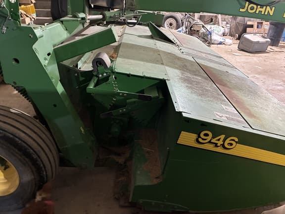 Image of John Deere 946 equipment image 3