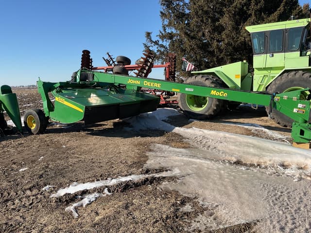 Image of John Deere 946 equipment image 2