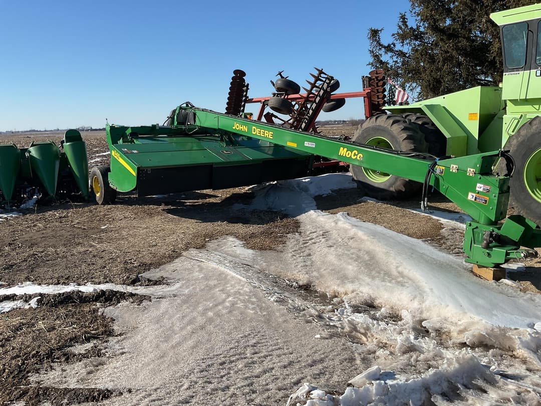 Image of John Deere 946 Primary image