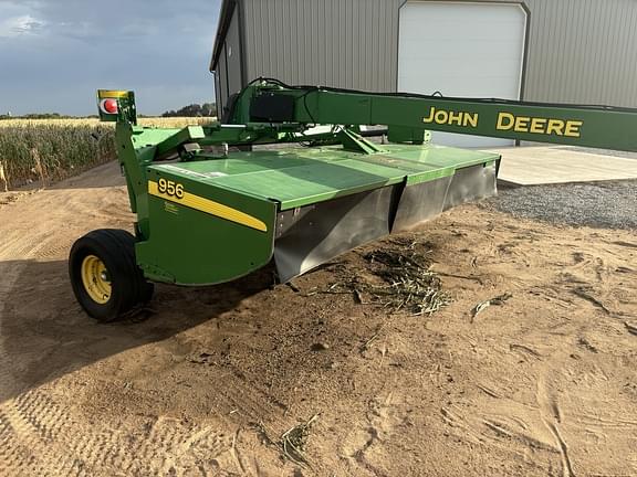 Image of John Deere 956 equipment image 1