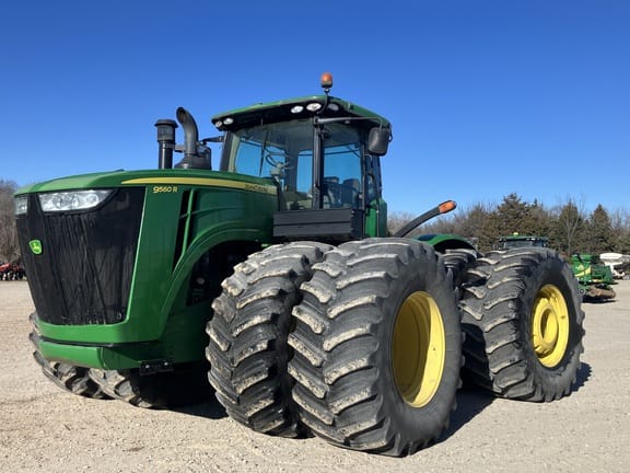 2013 John Deere 9560R Equipment Image0