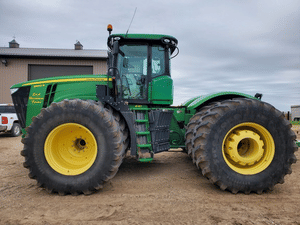 2013 John Deere 9560R Image