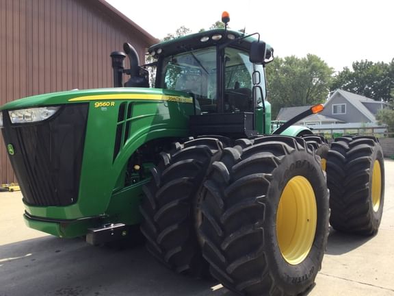 2013 John Deere 9560R Equipment Image0