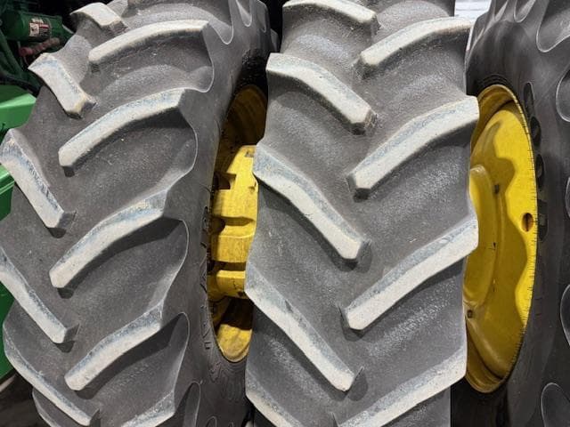 Image of John Deere 9560R equipment image 4