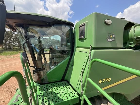 Image of John Deere 9560R equipment image 3