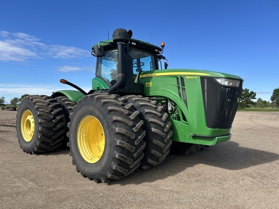 2013 John Deere 9560R Equipment Image0