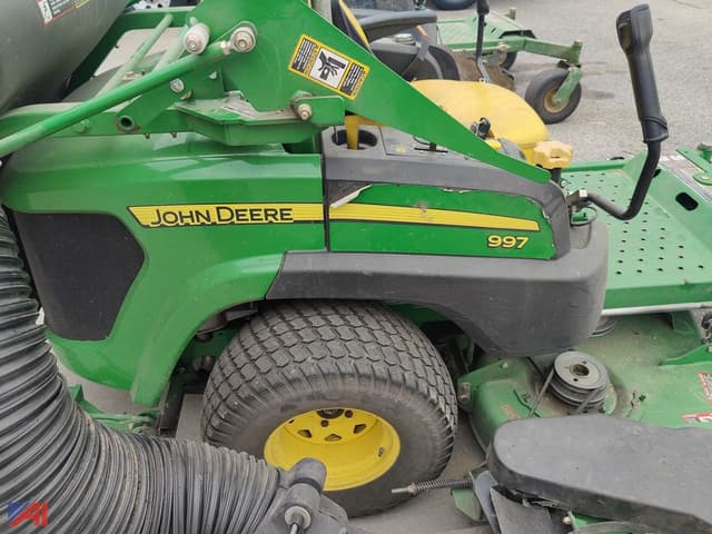 Image of John Deere 997 equipment image 3