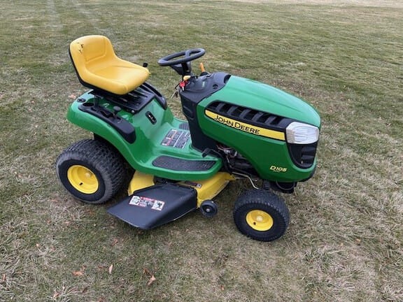 2013 John Deere D105 Equipment Image0