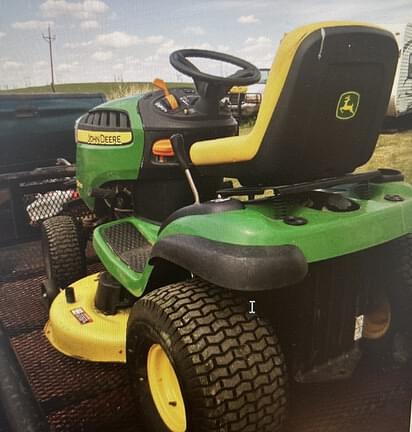Image of John Deere D130 Image 1