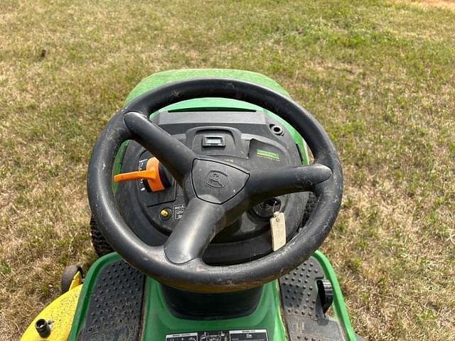 Image of John Deere D130 equipment image 4