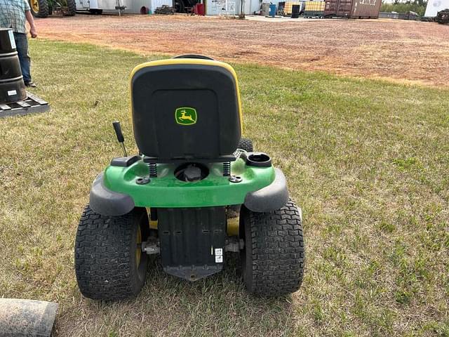 Image of John Deere D130 equipment image 3