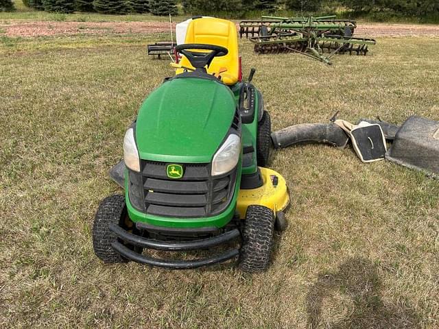 Image of John Deere D130 equipment image 1