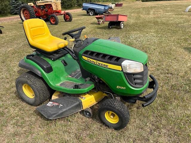 Image of John Deere D130 equipment image 2