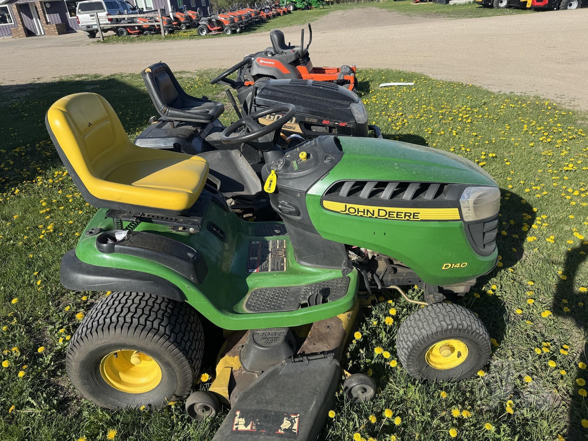 2013 John Deere D140 Equipment Image0