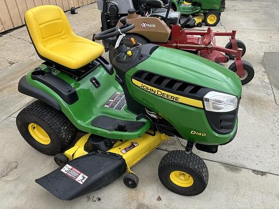 Image of John Deere D140 equipment image 1