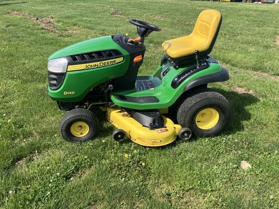 Main image John Deere D140