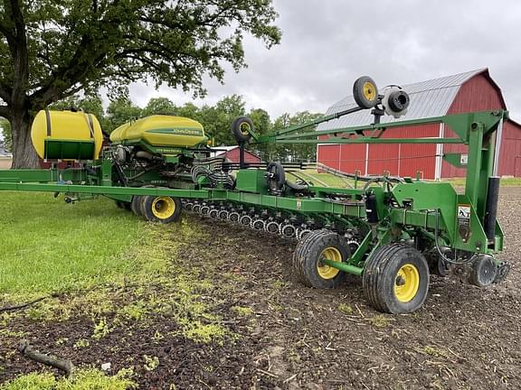 Image of John Deere DB60 equipment image 1
