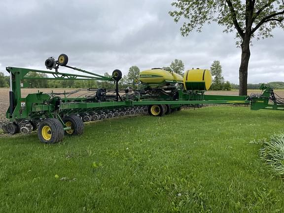 Image of John Deere DB60 Primary image