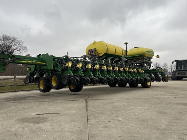 Image of John Deere DB60 equipment image 1