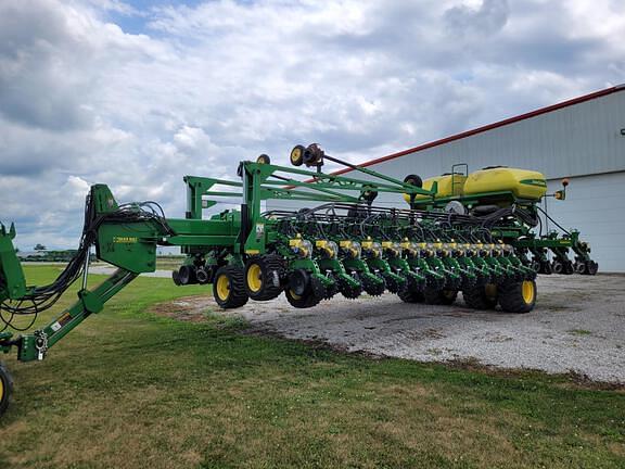 Image of John Deere DB60 Primary image