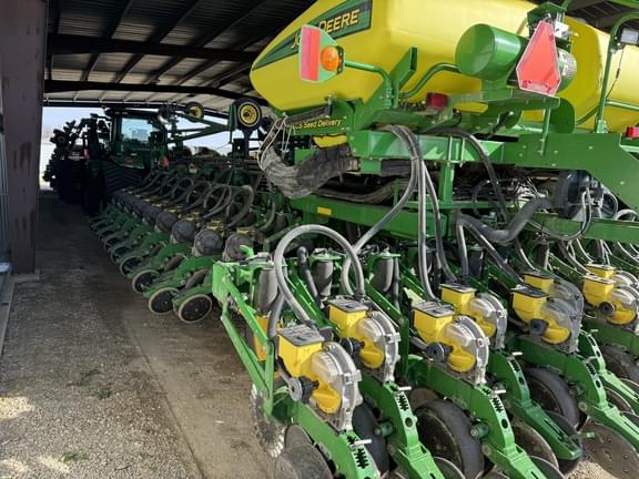 Image of John Deere DB60 equipment image 2