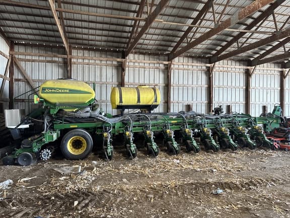 Image of John Deere DB60 equipment image 2