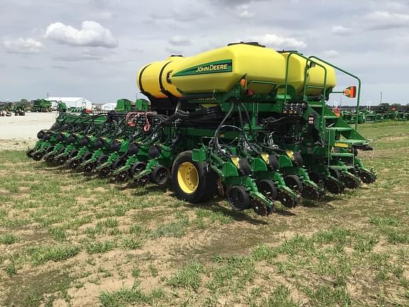 Image of John Deere DB60 equipment image 2