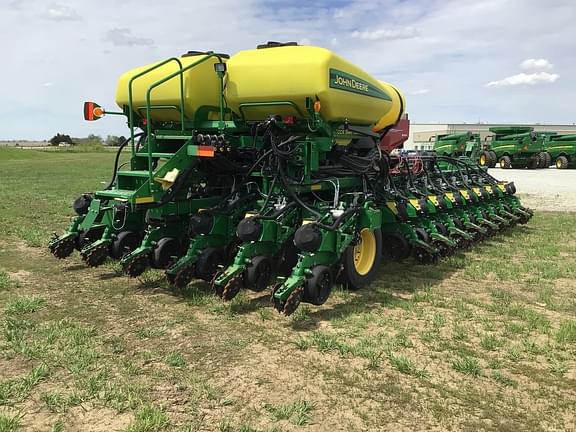 Image of John Deere DB60 equipment image 3