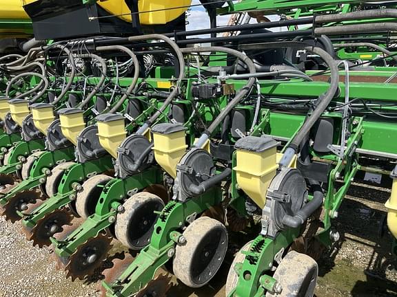 Image of John Deere DB66 equipment image 2