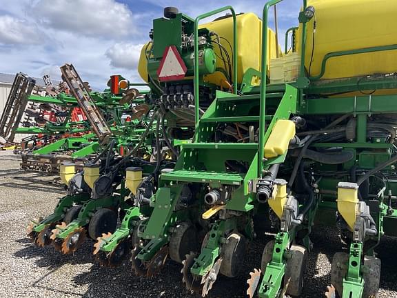 Image of John Deere DB66 equipment image 3