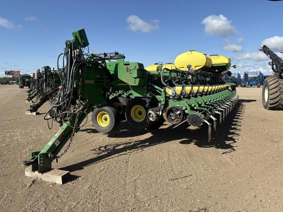 Image of John Deere DB90 equipment image 1