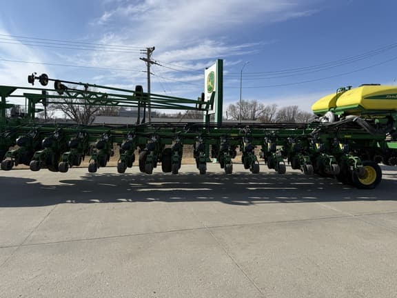 Image of John Deere DB90 equipment image 3