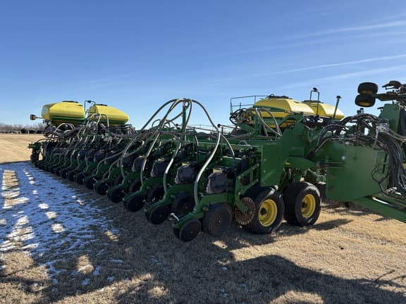 Image of John Deere DB90 equipment image 3