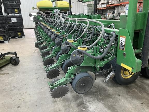 Image of John Deere DB90 Primary image