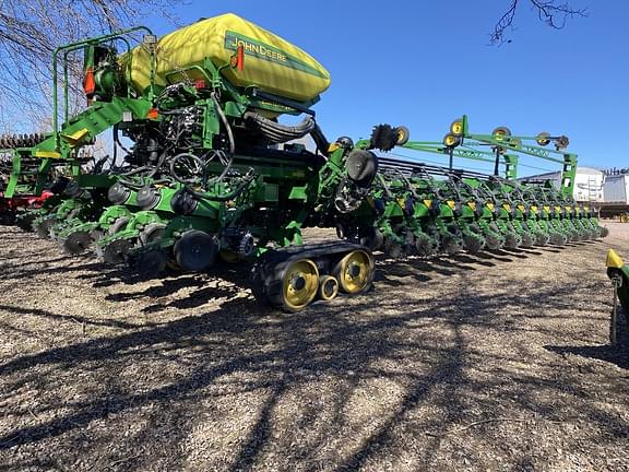 Image of John Deere DB90 equipment image 1