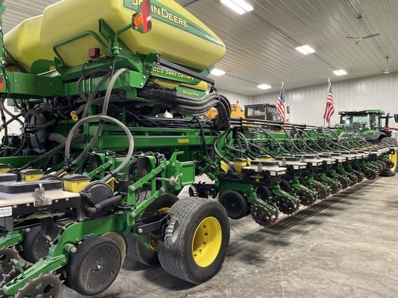 Main image John Deere DB90