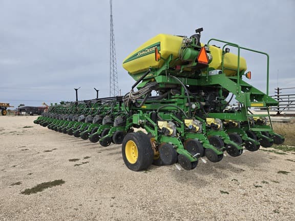 Image of John Deere DB90 equipment image 2
