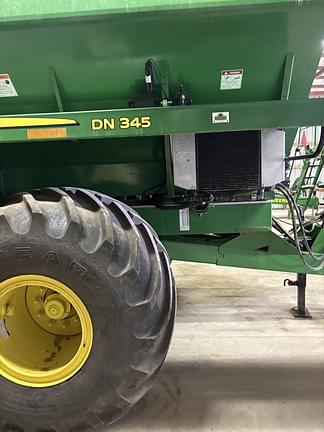 Image of John Deere DN345 equipment image 4