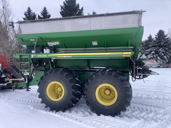 Image of John Deere DN345 equipment image 1