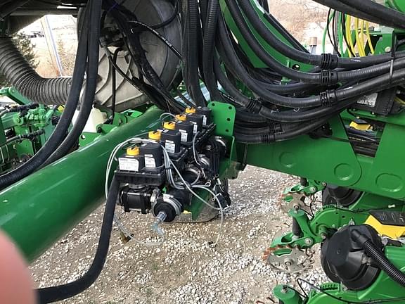 Image of John Deere DR24 equipment image 4