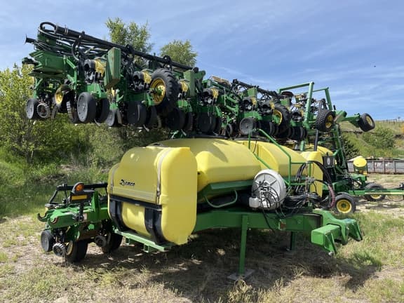Image of John Deere DR24 equipment image 3