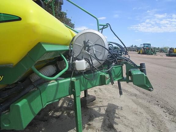 Image of John Deere DR24 equipment image 4