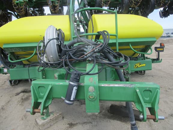 Image of John Deere DR24 equipment image 4