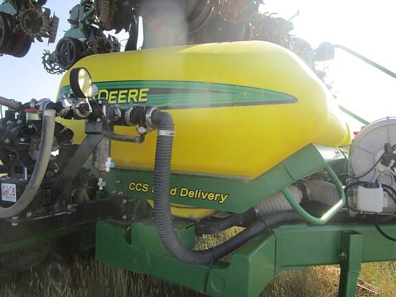 Image of John Deere DR24 equipment image 3