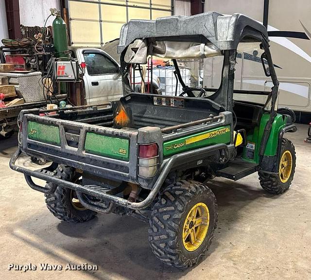 Image of John Deere Gator 825 equipment image 4