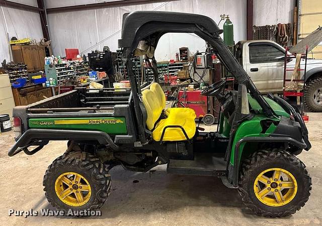 Image of John Deere Gator 825 equipment image 3