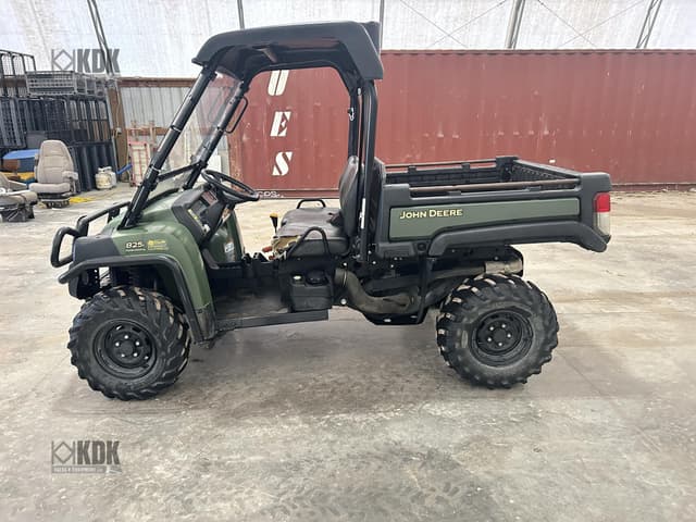 Image of John Deere Gator XUV 825i equipment image 1