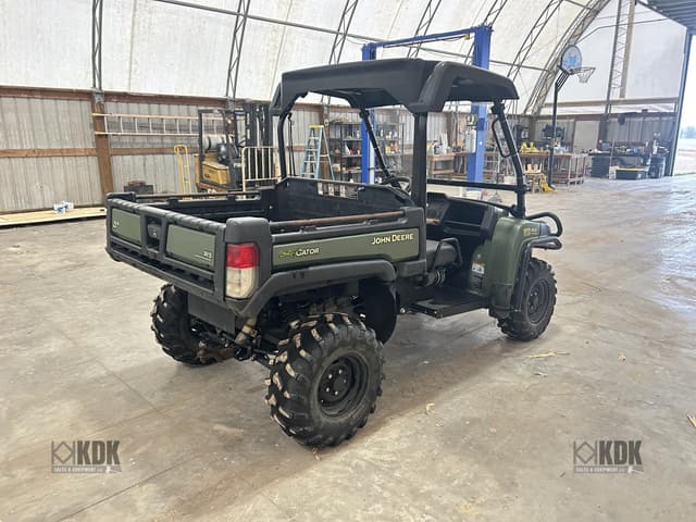 Image of John Deere Gator XUV 825i equipment image 4