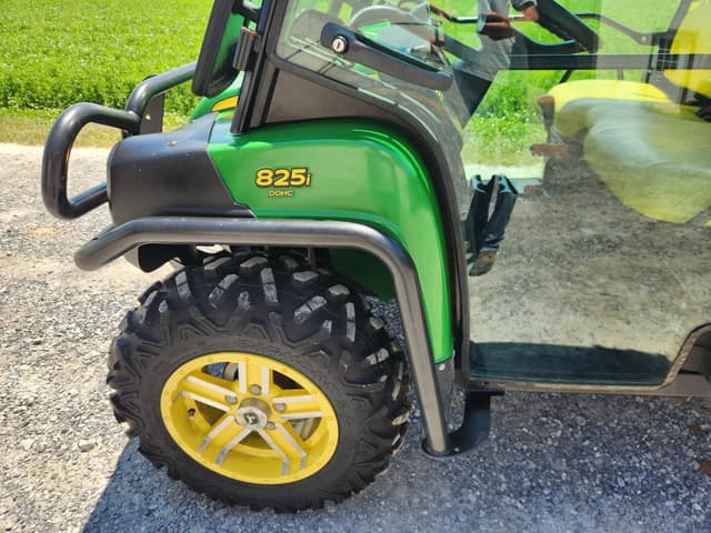 Image of John Deere Gator XUV 825i equipment image 4
