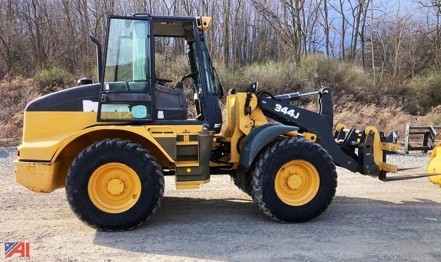 Image of John Deere 344J Primary image